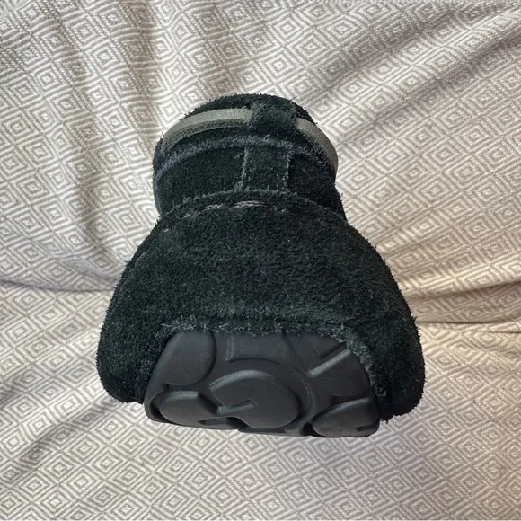 Ugg Men’s Olsen Moccasin Slipper in Black Suede Gray Fur Size 13 Style #1003390