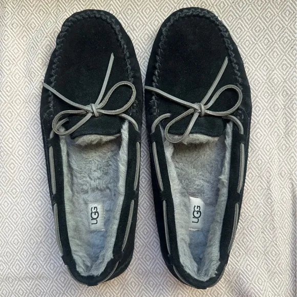 Ugg Men’s Olsen Slipper in Black Suede with Gray Fur Size 13 Style # 1003390