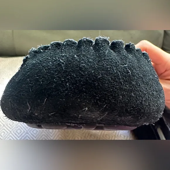 Ugg Men’s Olsen Slipper in Black Suede with Gray Fur Size 13 Style # 1003390