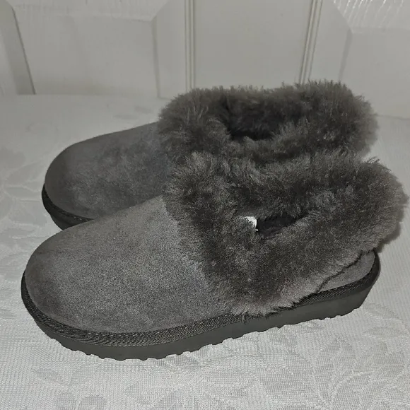 UGG Nita Women's Gray Fur-Lined Slip-On Shoes slippers