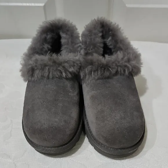 UGG Nita Women's Gray Fur-Lined Slip-On Shoes slippers