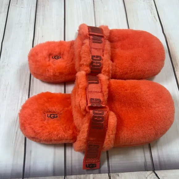 UGG Orange Cozy Slippers Plush Fleece Lining. Size 7- Like New Condition!!
