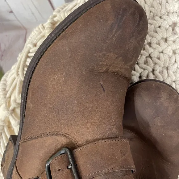 UGG Oregon Mid Shaft Stout Buckle Zip Biker Brown size 8 Boots