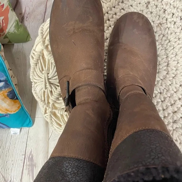 UGG Oregon Mid Shaft Stout Buckle Zip Biker Brown size 8 Boots