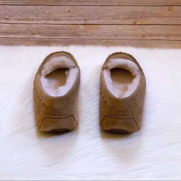 UGG Scalloped Moc Chestnut Slippers