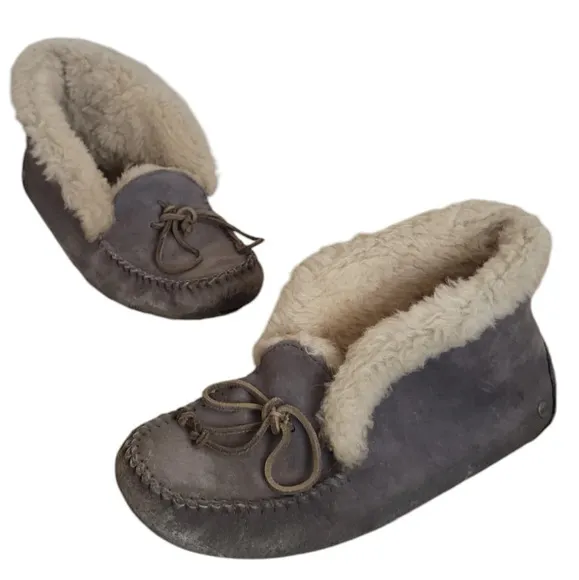 UGG Sheepskin Suede Slip On Moccasin Slippers Alena Gray 1004806 Womens Size 8