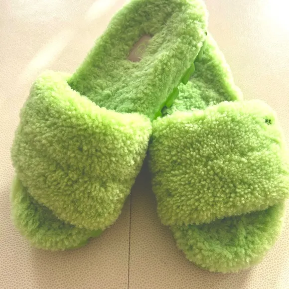 UGG Slippers Cozetta Curly Womens Size 8- Parakeet Green