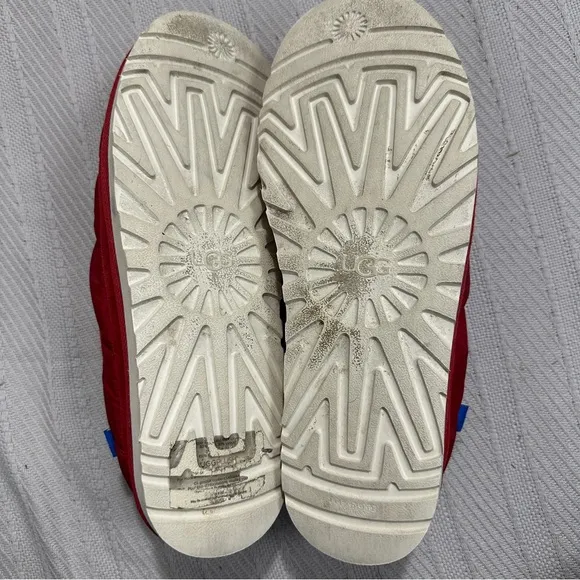 UGG slippers, size 11, Tasman LTA in samba red, thinsulate, warm, cozy