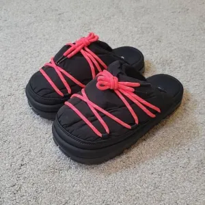 UGG SPACESLIDER TECH SLIDE SLIPPERS BLACK SIZE 8 WOMAN'S