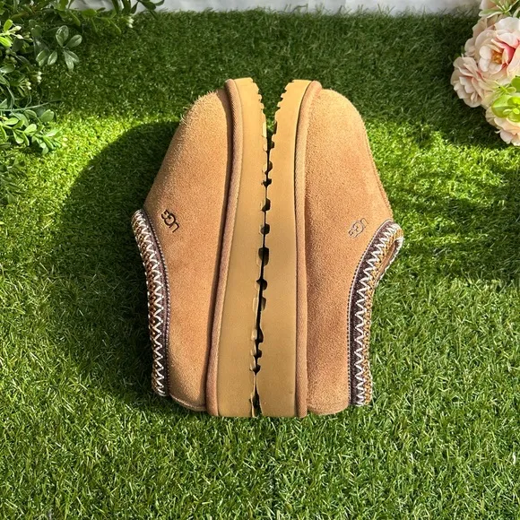 UGG Tasman chestnut slippers  women size 7 gently used