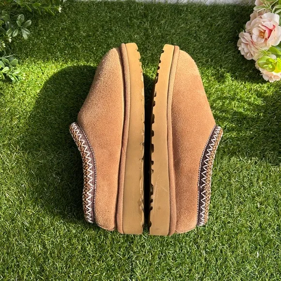 UGG Tasman chestnut slippers  women size 7 gently used