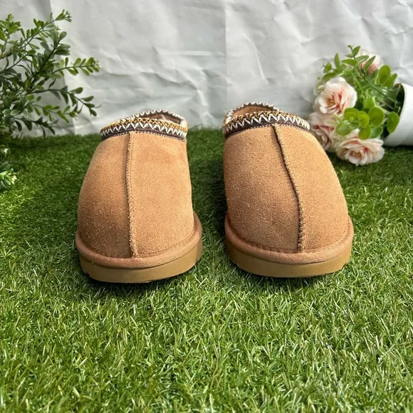 UGG Tasman chestnut slippers  women size 7 gently used