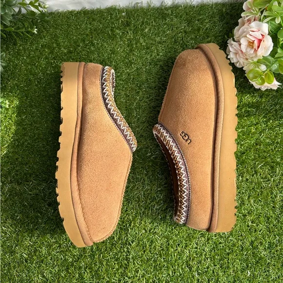 UGG Tasman chestnut slippers  women size 7 gently used