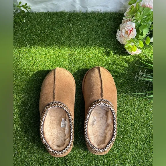 UGG Tasman chestnut slippers  women size 7 gently used