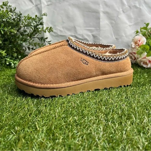 UGG Tasman chestnut slippers  women size 7 gently used