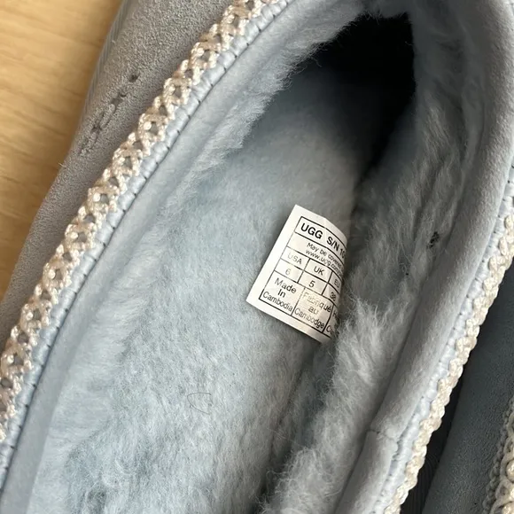 UGG tasman slippers sea foam, SIZE 6 US