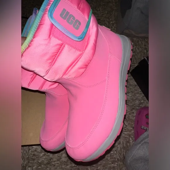 Ugg toty rainbow weather waterproof boots like new EUC