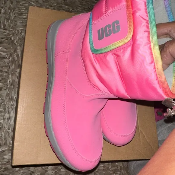 Ugg toty rainbow weather waterproof boots like new EUC