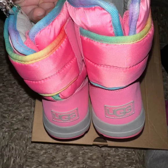 Ugg toty rainbow weather waterproof boots like new EUC