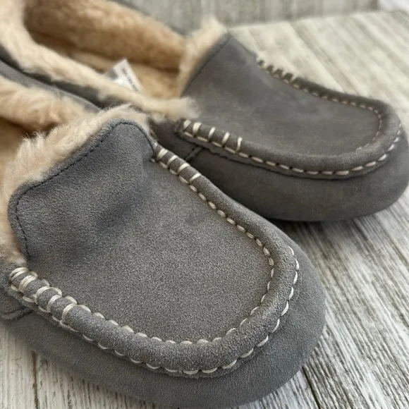 UGG WOMEN ANSLEY SLIPPERS