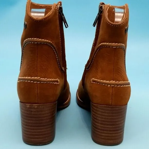 UGG Women’s Annie Leather Bootie - Size 5.5