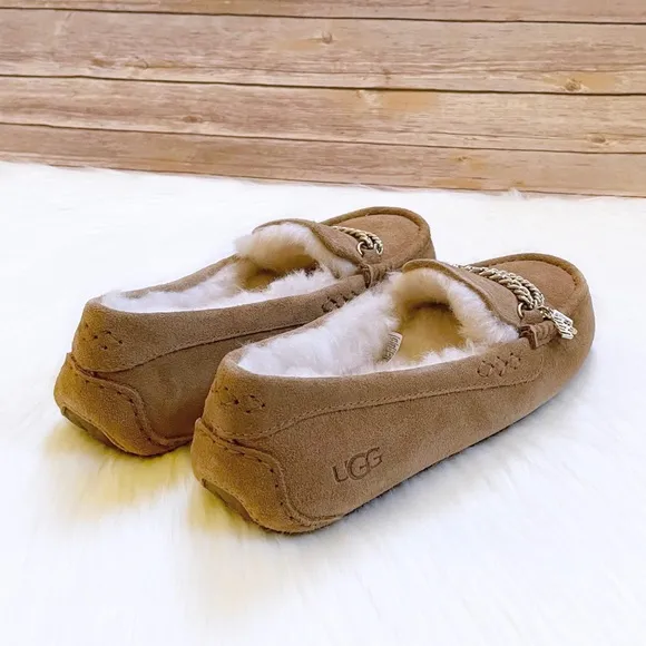 UGG Women’s Ansley Chain Chestnut Suede Slippers