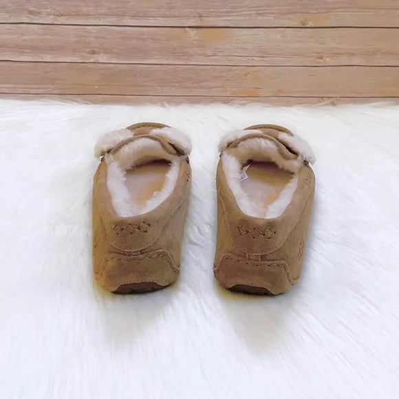UGG Women’s Ansley Fur Bow Chestnut Suede Slippers