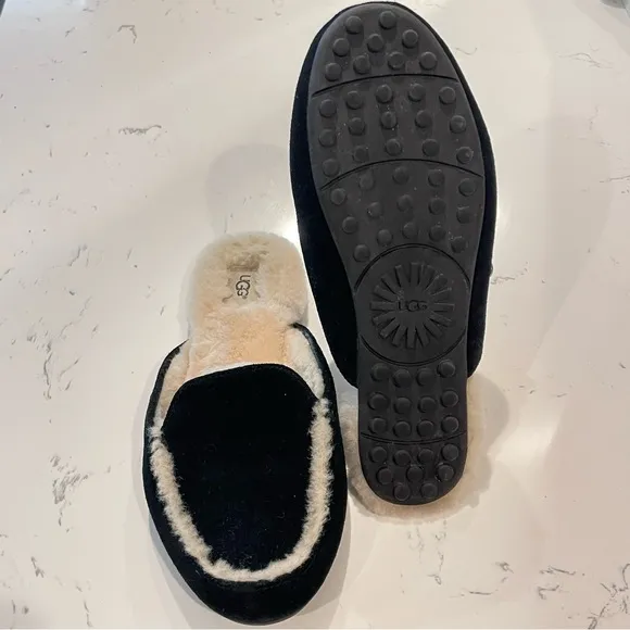 UGG® | Womens Black Suede Sheepskin Lane Slip-On Loafer Slippers | US 7