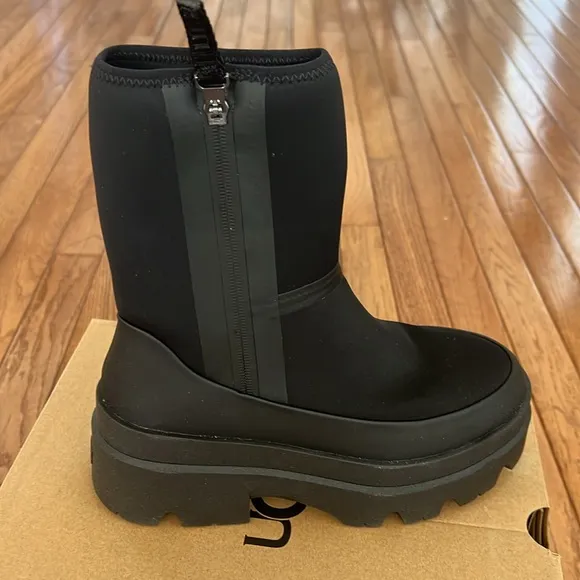 Ugg Women's Brisbane Mid-Shaft Zip Platform Boots