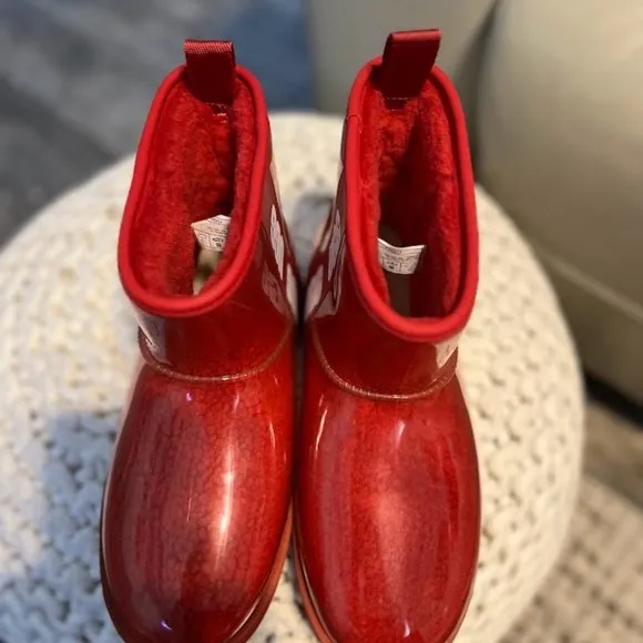 UGG Women's Classic Clear Mini Boot Size 9. Red. WATERPROOF New without Box