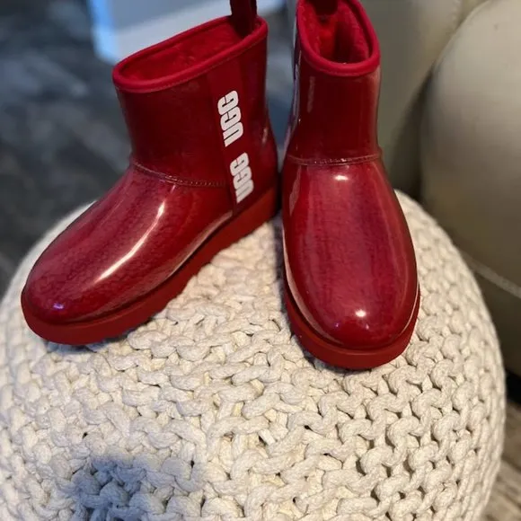 UGG Women's Classic Clear Mini Boot Size 9. Red. WATERPROOF New without Box
