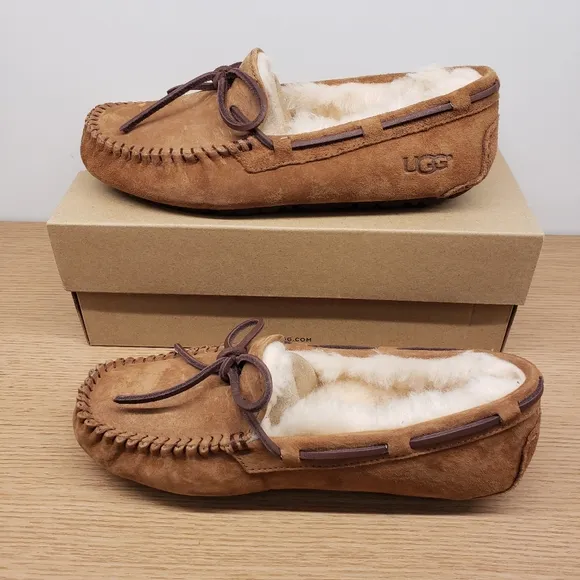 UGG Womens Dakota Moccasin Chestnut Indoor Outdoor Slippers