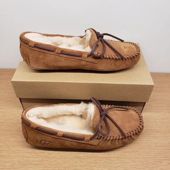 UGG Womens Dakota Moccasin Chestnut Indoor Outdoor Slippers