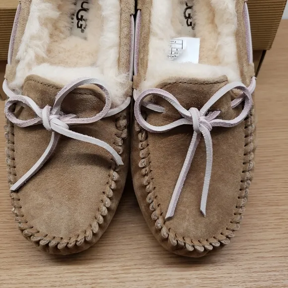 UGG Womens Dakota Moccasin Tabacco Indoor Outdoor Slippers