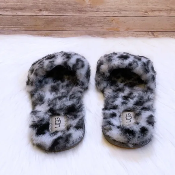 UGG Women’s Fluff Slide II Leopard Sheepskin Slippers