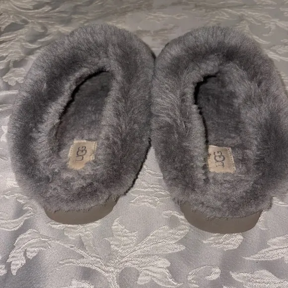 UGG Women's Gray Knit Slippers