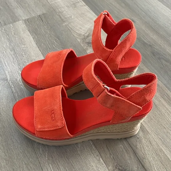 UGG Women's Ileana Strap Wedge Sandal