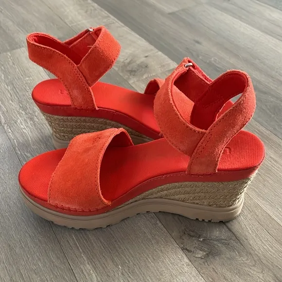 UGG Women's Ileana Strap Wedge Sandal