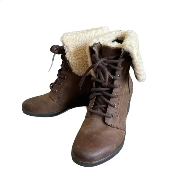 UGG Zea Leather Uptown Wedge Waterproof Boots Stout US 6 Style 1008018