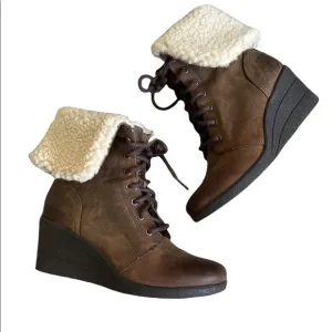 UGG Zea Leather Uptown Wedge Waterproof Boots Stout US 6 Style 1008018