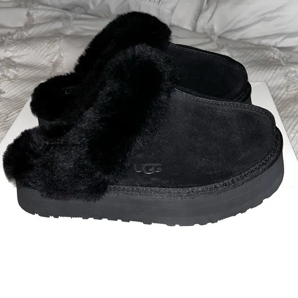 ✨UGG✨Suede and Fur Slippers in Black