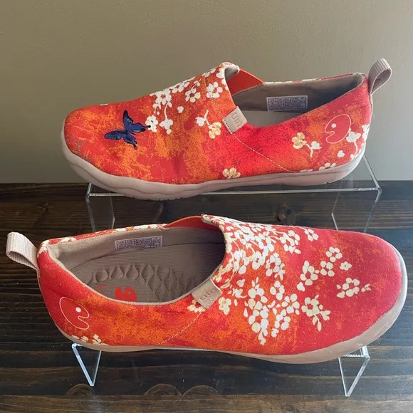 UIN Sakura Toledo Women's Orange Floral Slip-On Shoes Size 9.
