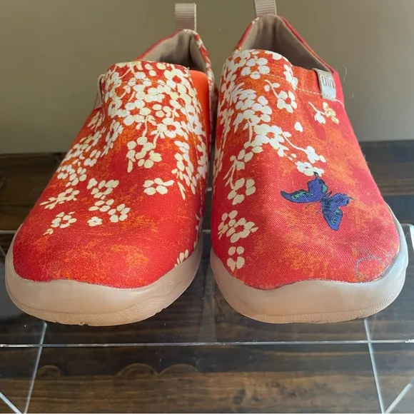 UIN Sakura Toledo Women's Orange Floral Slip-On Shoes Size 9.