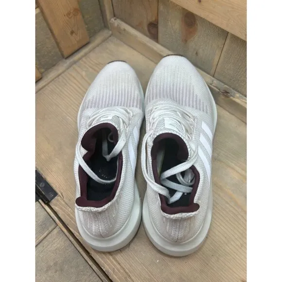 US10 Adidas Wmns Swift Run Cloud White Running Shoes Sneakers D97218