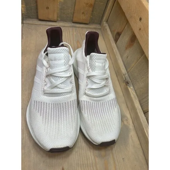 US10 Adidas Wmns Swift Run Cloud White Running Shoes Sneakers D97218