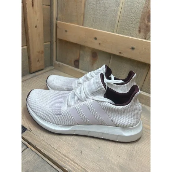 US10 Adidas Wmns Swift Run Cloud White Running Shoes Sneakers D97218