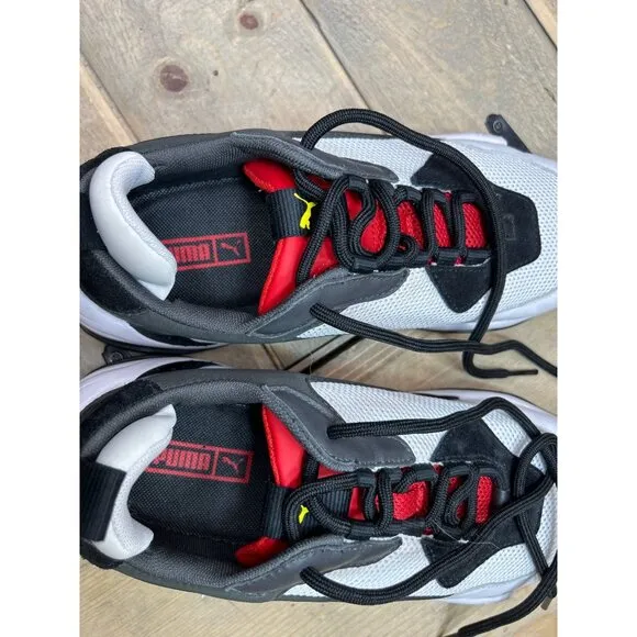 US7.5 NWOB Puma Thunder Spectra Mens Leather White Black &amp; Red Athletic Shoes