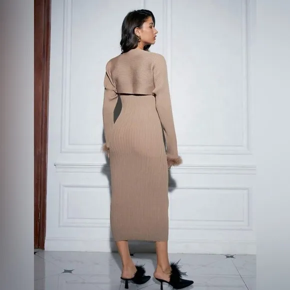 Used once  Brown Long Sleeve Solid Knit Midi Dress Size Medium✨