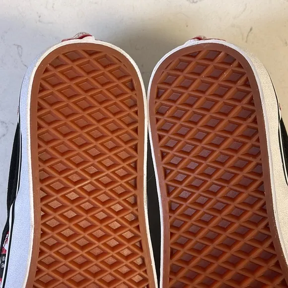 VANS CLASSIC SLIP-ON LABEL MIX SHOE BLACK TRUE WHITE Mens Size 10 NWOT