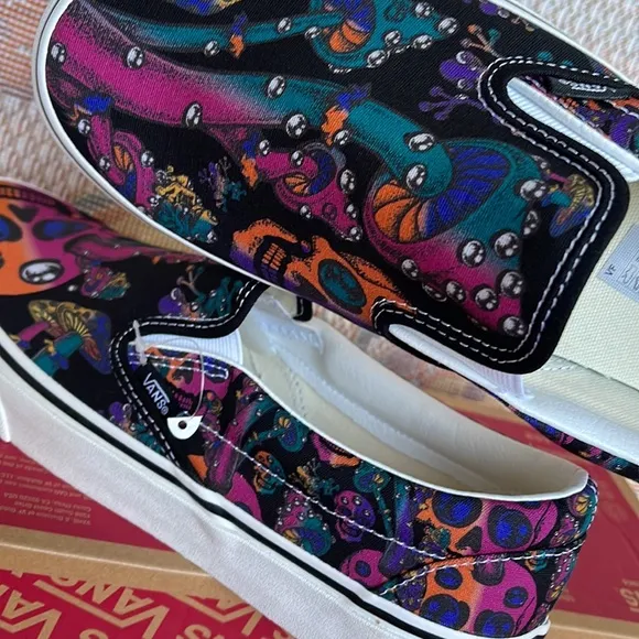 Vans Classic Slip-OnTrippy Drip Black MultiVNOA7Q5DOZBMen’s sneakers